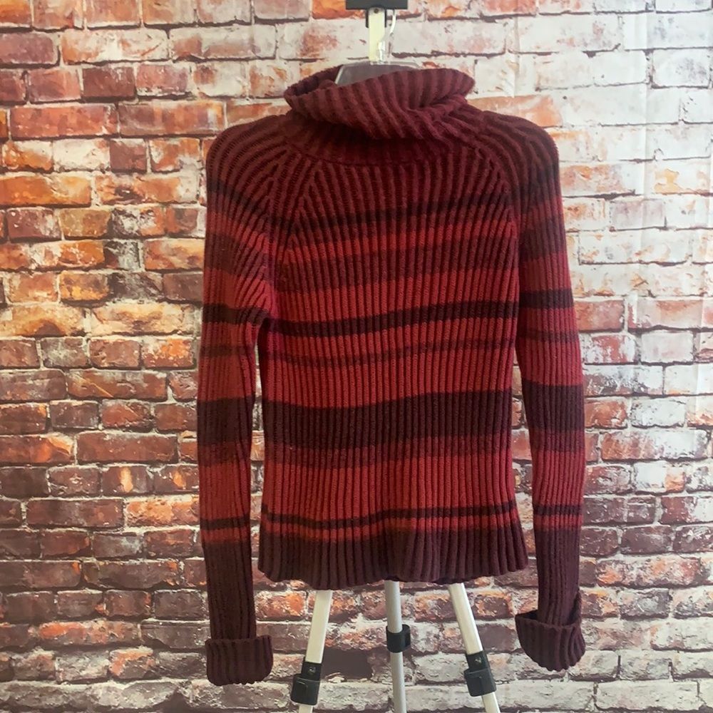 NWOT Marsh Landing Turtle Neck